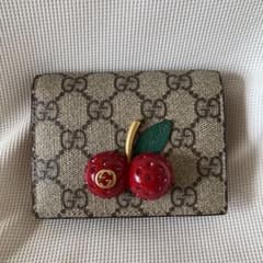 GUCCI グッチ 財布　さくらんぼのサムネイル