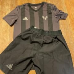 adidas半袖、半パンセットアップ150のサムネイル