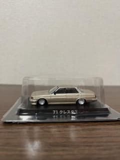 71 クレスタ ゴールド ミニカー 1/64のサムネイル
