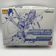 ユニクロ UNIQLO 限定品 ガンダム ダブルオー エクシア ガンプラのサムネイル