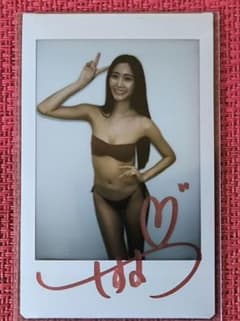 ①斎藤恭代　無敵の女神　DVD 特典　サインチェキ　現場チェキ　直筆サイン 斎藤恭代 無敵の女神 直筆サイン入り現場チェキ② - メルカリ