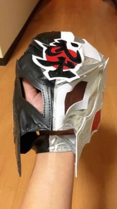 武士マスク 本人サイン付きのサムネイル