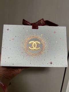 【美品】シャネル ギフトBOX（レッド×ゴールド）のサムネイル