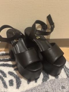 GORGE 厚底ストラップサンダル 黒のサムネイル