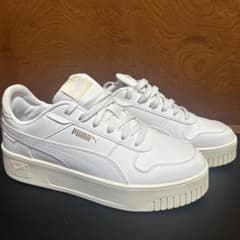 PUMA スニーカー ホワイトのサムネイル