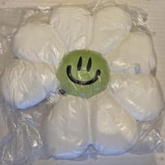 G-DRAGON ZO&FRIENDS ポップアップ ZOA ジヨン クッション - メルカリ