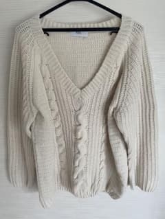 AZUL by MOUSSY アイボリー Vネックニットのサムネイル