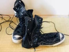 ロイヤルフラッシュ レザースタッズ加工スニーカーのサムネイル