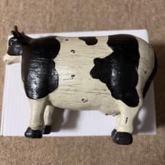 サリュ！木製　牛のオブジェ