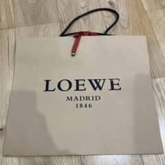 LOEWEの紙袋のサムネイル