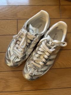 adidas SAMBA シルバー スニーカー 23cmのサムネイル