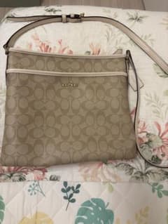 Coach ベージュ ショルダーバッグのサムネイル