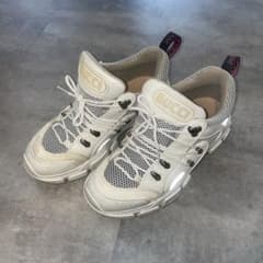 GUCCI ホワイト フラッシュトレックスニーカー - メルカリ
