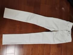 UNIQLO ホワイトデニムパンツ 24(61cm)のサムネイル
