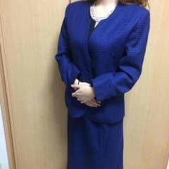 スーツのサムネイル