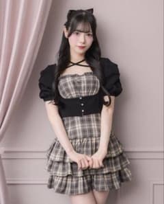 pium 半袖ビジューカーデ×チェックワンピセット ブラック×ベージュ