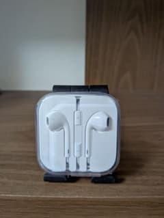 未使用品 EarPods 3.5mm ヘッドフォンプラグのサムネイル