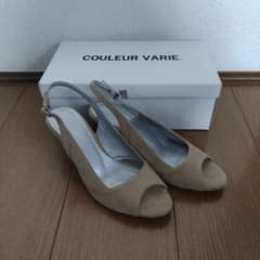 COULEUR VARIE. ベージュウェッジソールサンダル 23.5cmのサムネイル