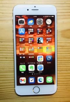 iPhone 6s Gold 32 GB  ☆中古美品　ケース付き！のサムネイル