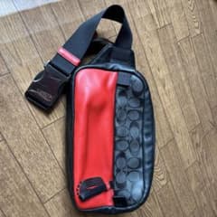 COACH ボディバッグ ウエストポーチ レッド ブラックのサムネイル