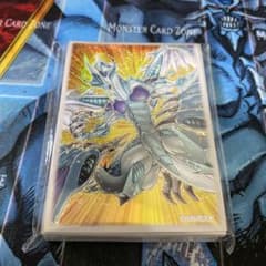 遊戯王 公式 スリーブ スターダストドラゴンヴィクティム