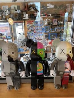 カウズ400 メディコムトイ ベアブリック400 フィギュア kaws 本物