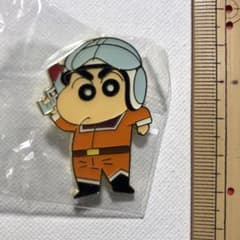 クレヨンしんちゃん 30周年記念 ピンバッジ - メルカリ