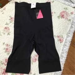 新品未使用❣️モデルカのサムネイル