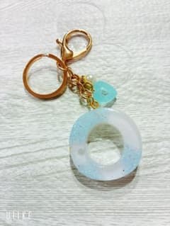 レジン イニシャルキーホルダー O ブルーのサムネイル
