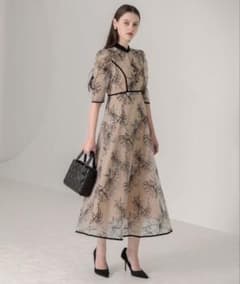 leja パイピングハイネック花柄ラメレースワンピースドレス ベージュ S