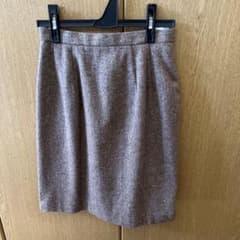 タック入りブラウンミニスカートのサムネイル