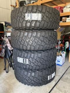BFグッドリッヂMudTerrainKM3 35X12.50R18 引取り限定のサムネイル