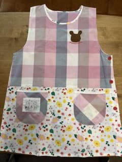 美品　エプロン　くまのがっこう　保育士のサムネイル