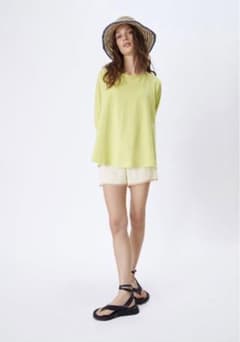 ZARA  Tシャツのサムネイル