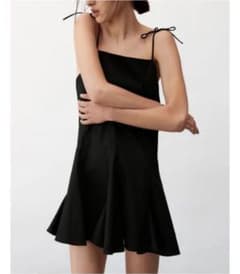 新品未使用品　zara  ブラック　ワンピースのサムネイル