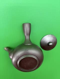 日本の伝統的な茶器、横手急須のサムネイル