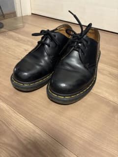 2*7様 Dr. Martens ブラック　3ホールシューズUK7のサムネイル