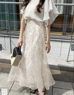 GRL 花柄刺繍シアーフレアスカートのサムネイル