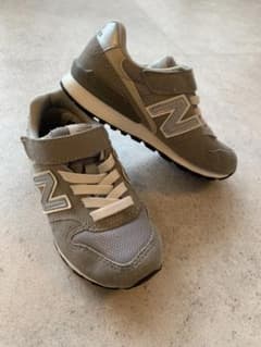 ニューバランス17cm 子供靴　996 スニーカー　グレー　キッズ靴のサムネイル