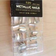 値下げ‼️メタリックゴールドネイルチップのサムネイル