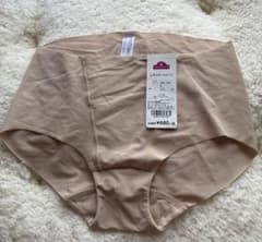 ベージュ ショーツ Lサイズのサムネイル