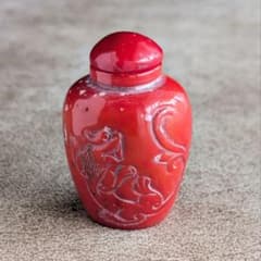 【古美術】明治期 赤珊瑚 手彫 獅子 雅趣 鼻煙壺 薬瓶 骨董 古美術】明治期 赤珊瑚 手彫 獅子 雅趣 鼻煙壺 薬瓶 骨董 - メルカリ