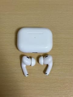 AirPods Pro 本体 充電ケース付き ホワイトのサムネイル