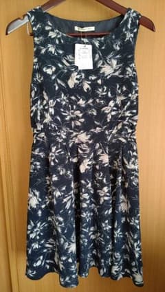 ひかり様専用　タグ付花柄ワンピースのサムネイル