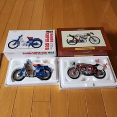 エブロHonda SUPER CUBとCR110カブレーシングセット エブロHonda SUPER CUB 1958 とCR110カブレーシングセット - メルカリ