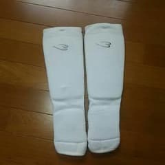 空手のサボーター（すね当て）のサムネイル