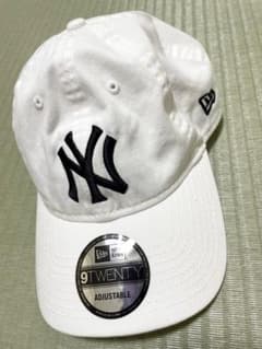 NEWERA ヤンキース 白　キャップ　9TWENTYのサムネイル