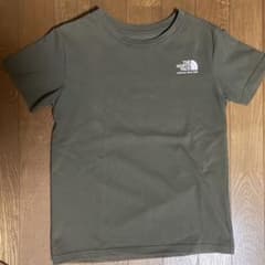 THE NORTH FACE オリーブ Tシャツのサムネイル