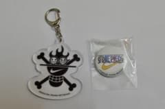 ONE PIECE × NIKE アクリルキーホルダー 缶バッジセットのサムネイル