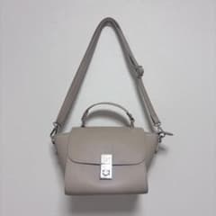 2WAY ショルダーバッグ グレージュ ターンロックのサムネイル